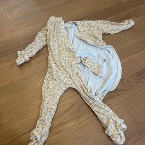 Goumi kids sleeper pajamas
